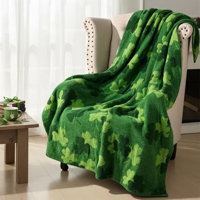 Fluffy Green Shamrock Pattern Blanket: Cozy St. Patrick's Day Decor
