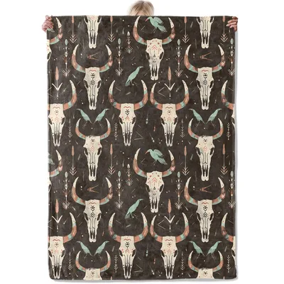 Bull Skull Desert Pattern Blanket: Western Art with Birds and Bones